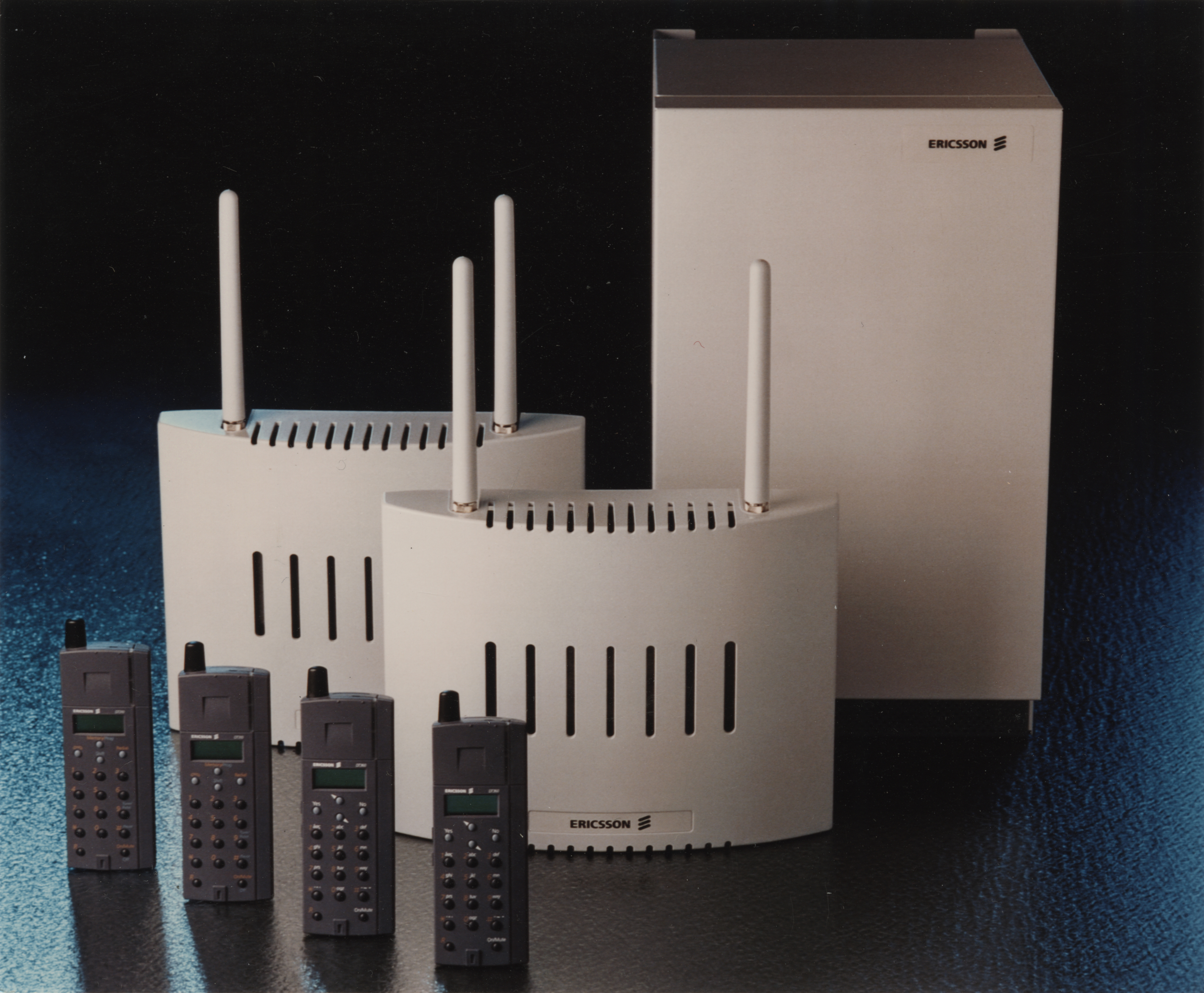 DECT telephones and transmitters/recievers