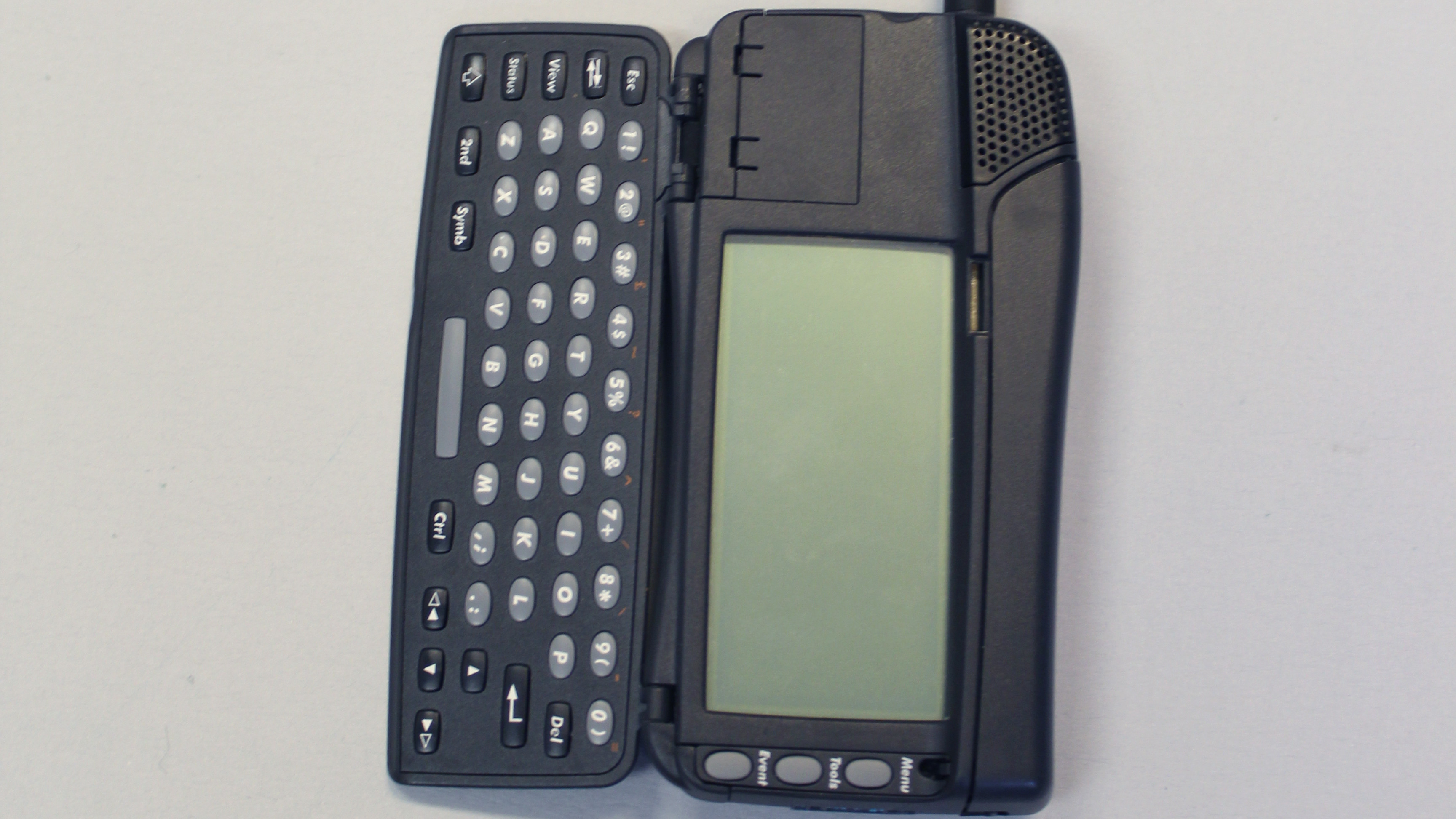 GS88 – the world’s first “smartphone”