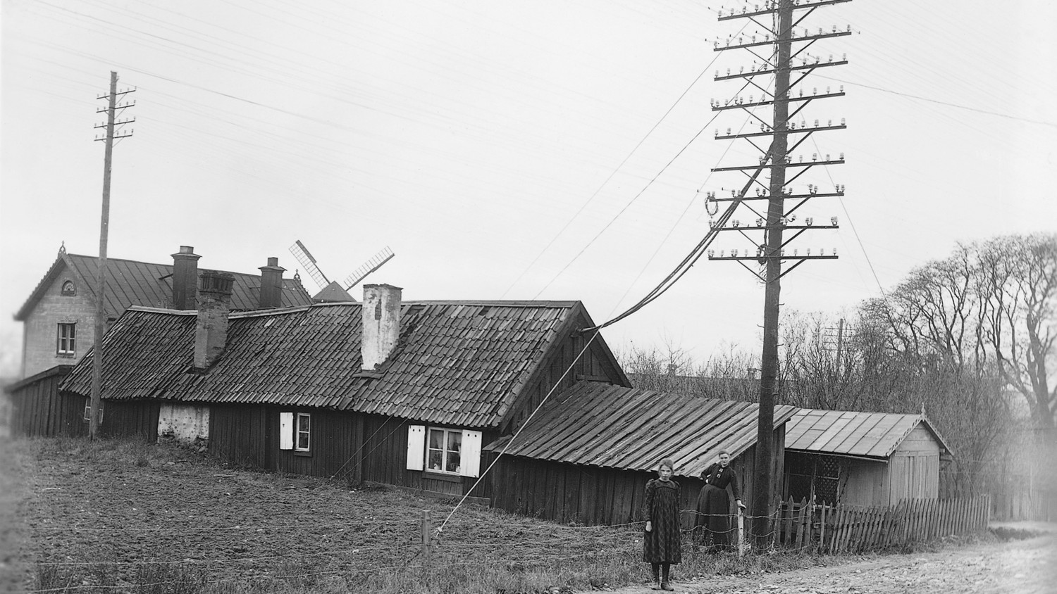  Early Telephone station