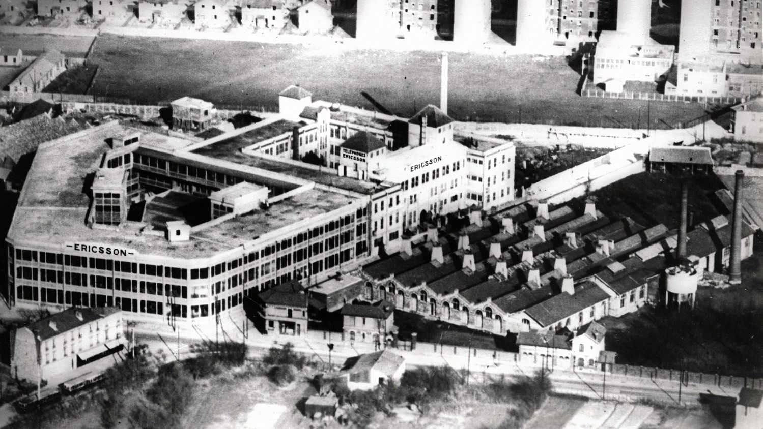 Vue aérienne de l'usine de Colombes en France dans les années 1940