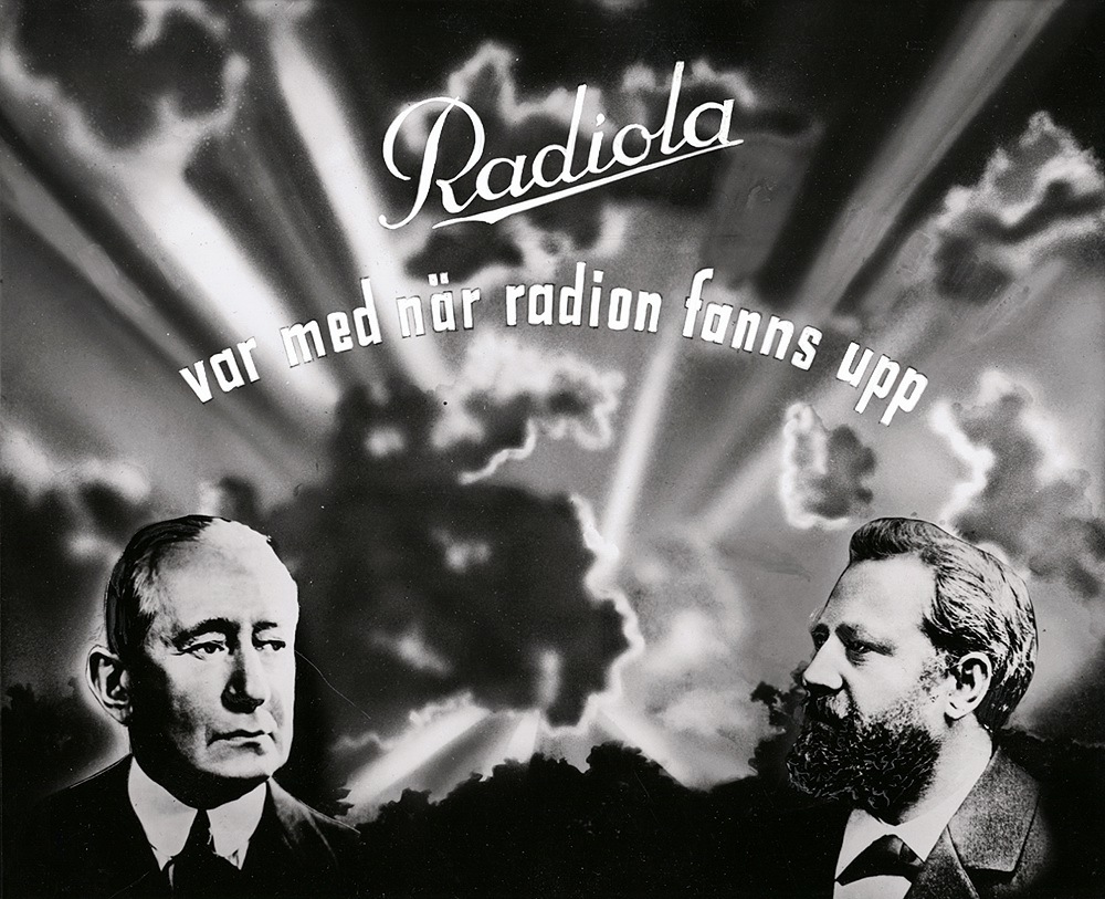 RADIO SET, RADIOLA ADVERT PICTURE, 1940S