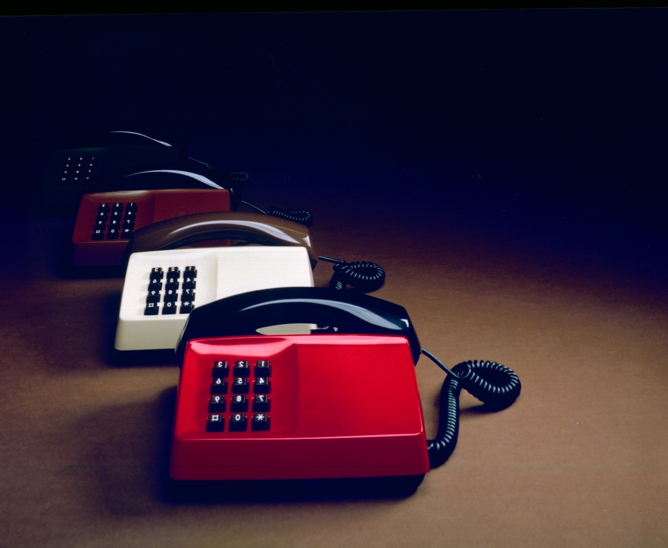 TELEPHONES, DIAVOX, DIFFERENT COLOURS, 1977