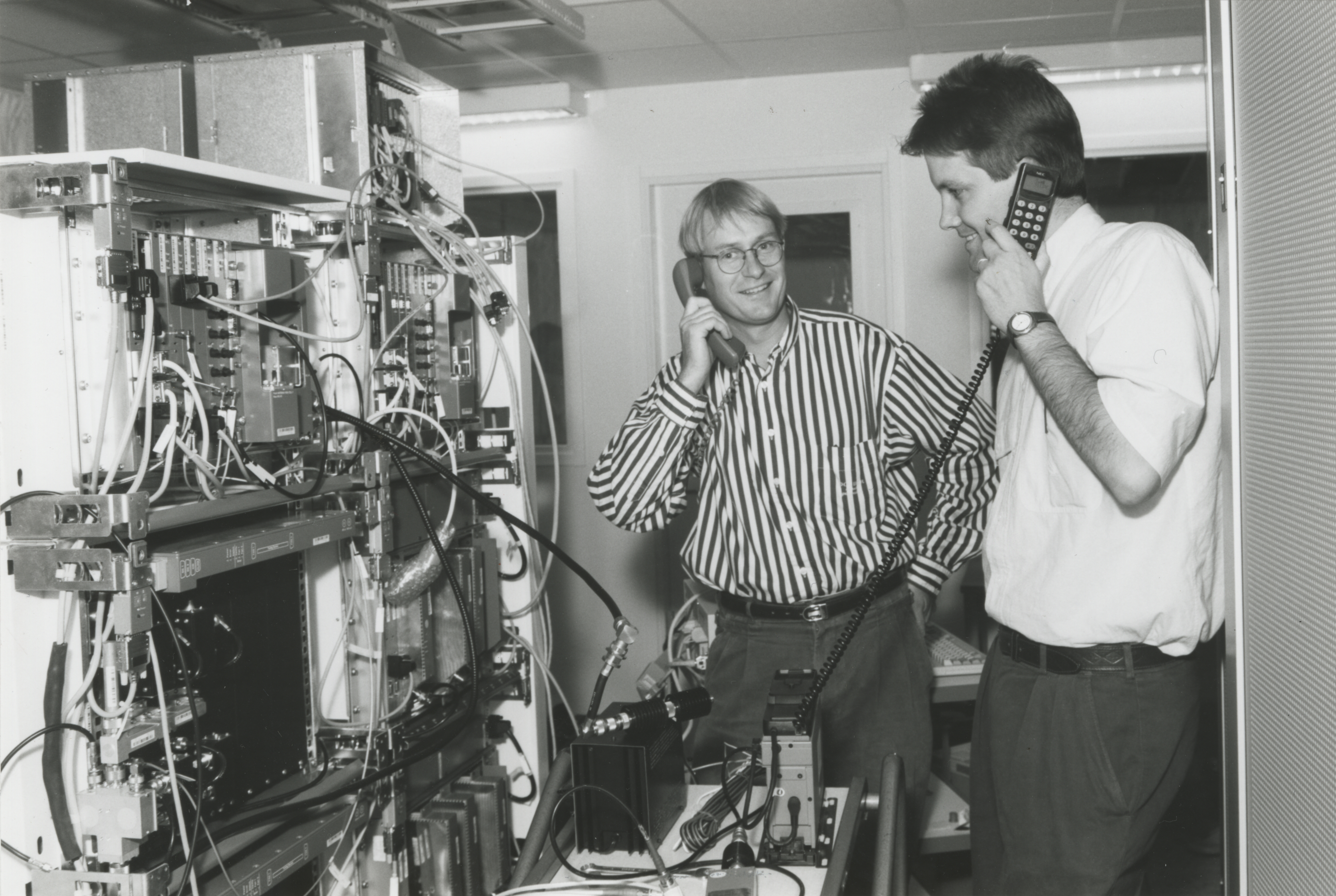 THE FIRST CALL WITH A JAPANESE CELL PHONE THROUGH THE CMS-PDS-SYSTEM