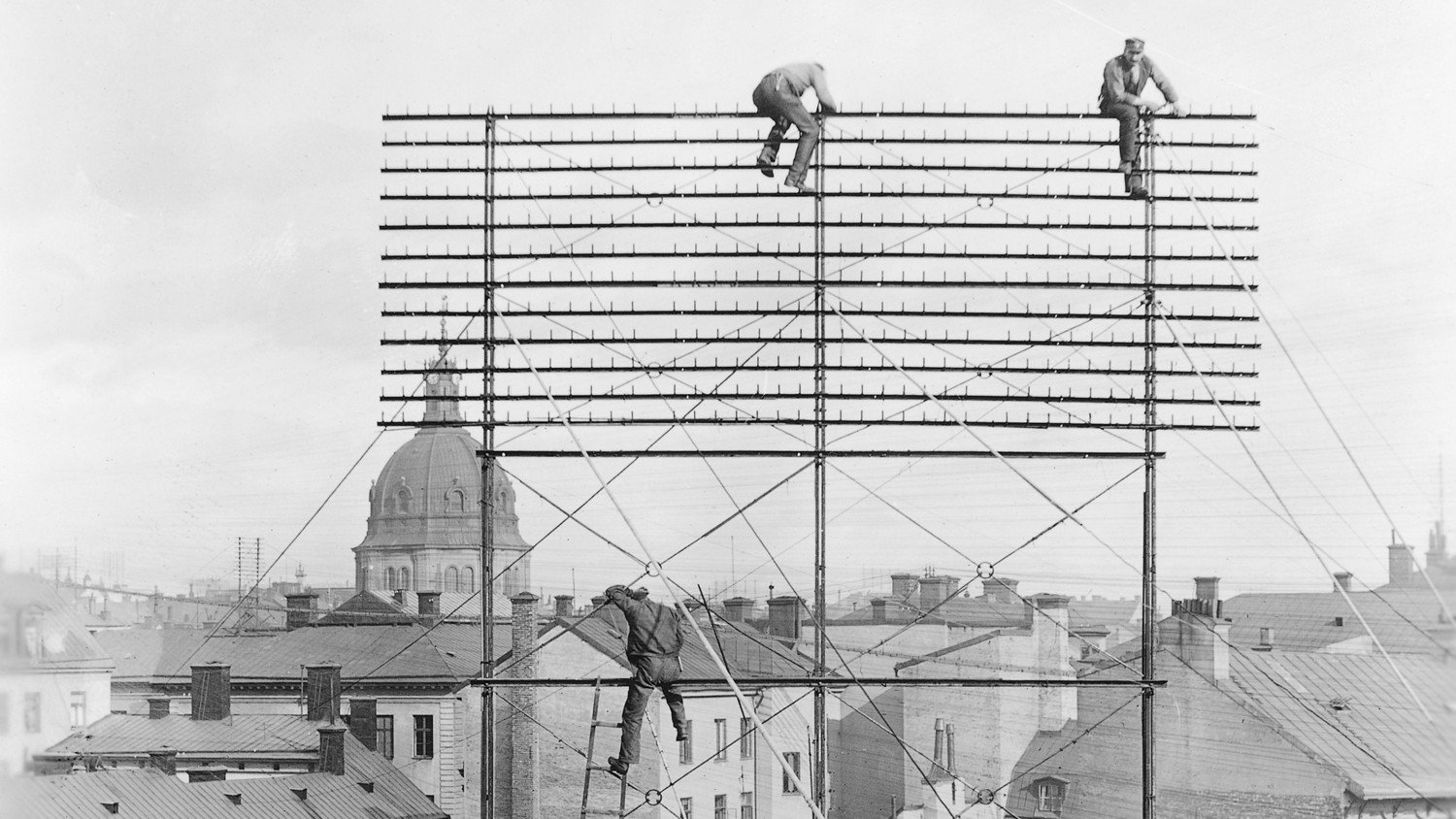 SWEDEN, 1896, TELEPHONE POLE OVER ROOFS