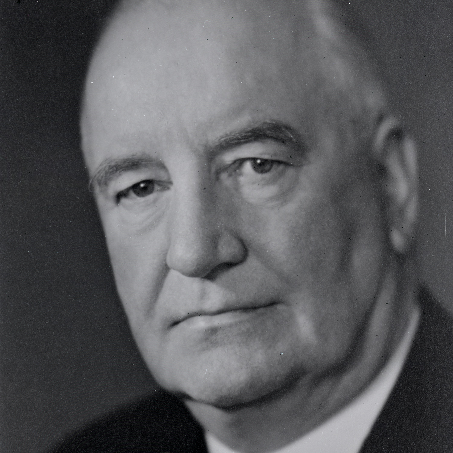 Hans Theobald Holm, CEO 1933 – 1942
