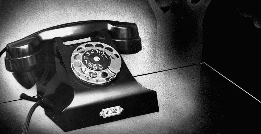 TELEPHONE, BAKELITE TABLE MODEL, 1932