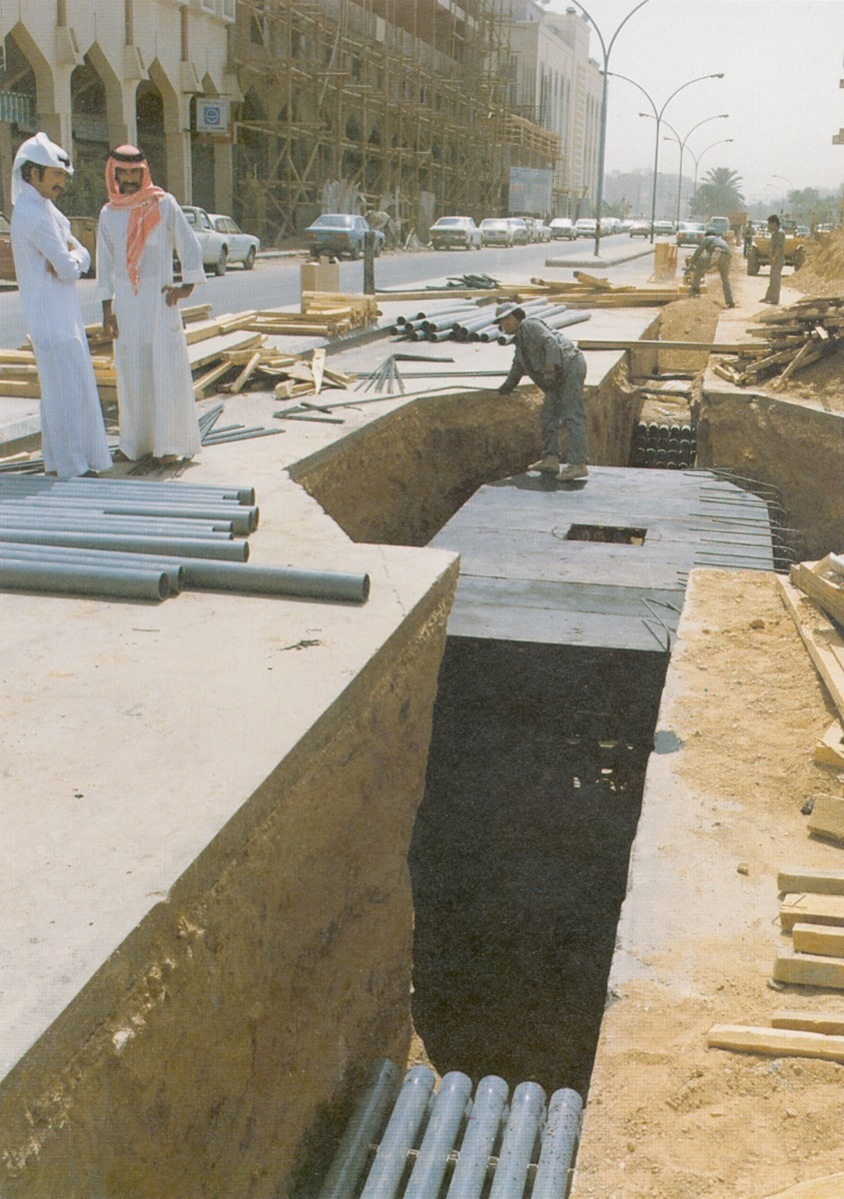 SAUDI ARABIA, 1978, STREET CABLE WORK