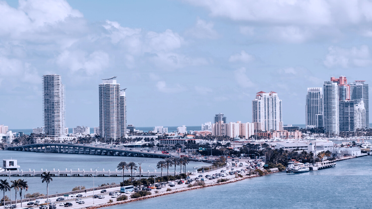 Evaluating greenfield, brownfield and bluefield deployments in telecommunications