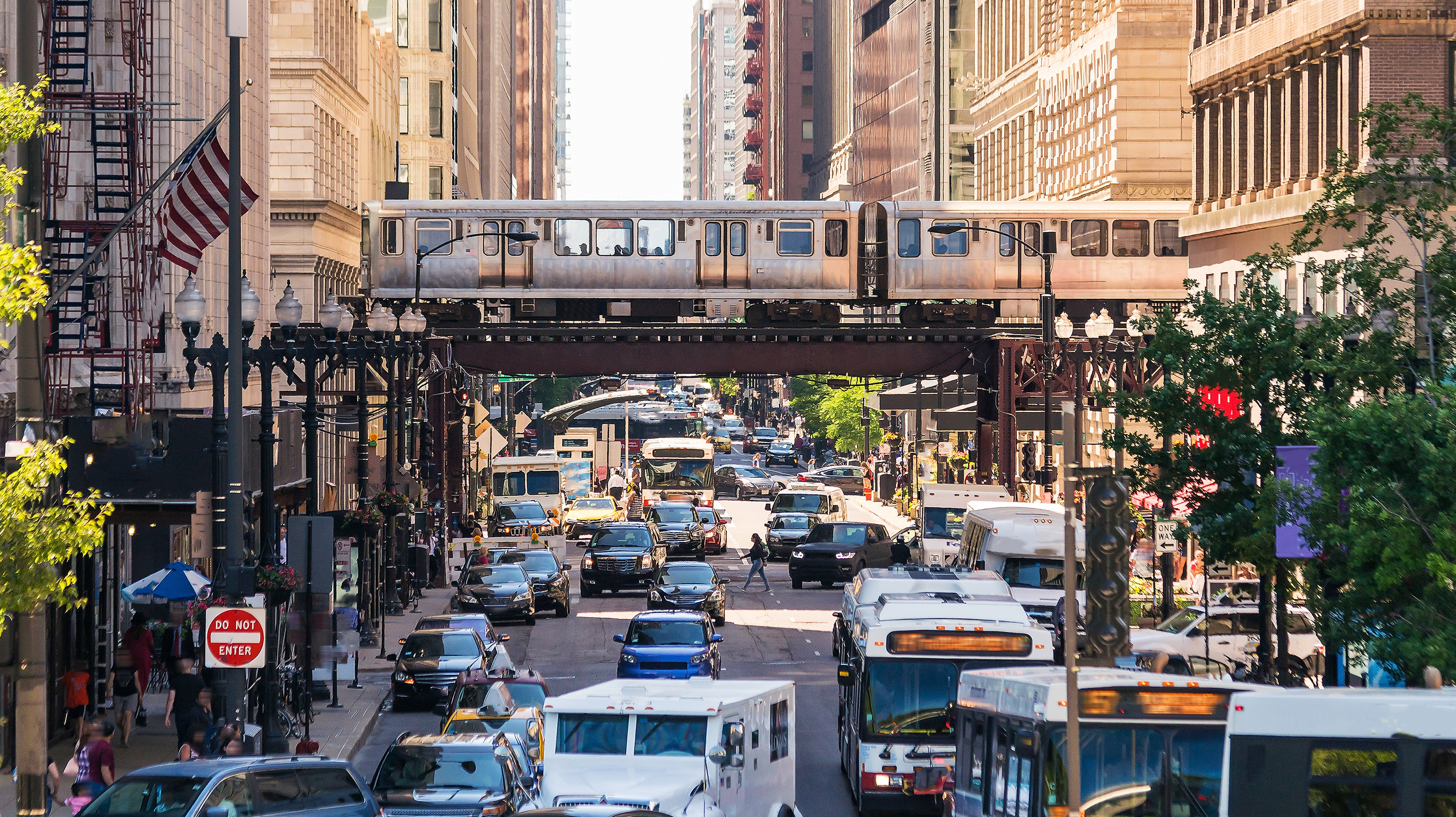 目前有大量的毫米波频率未被充分利用，如果将其与固定无线接入等现有的解决方案相结合，有助于满足全球对优质连通性日益增长的需求，并催生令人激动的新用例。