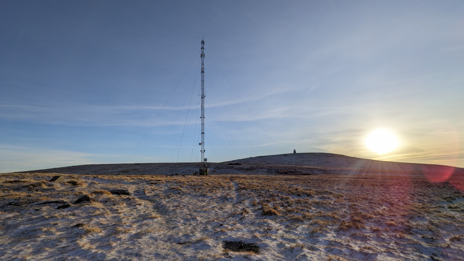 Antenna network site for wind load live trial at Norway coast