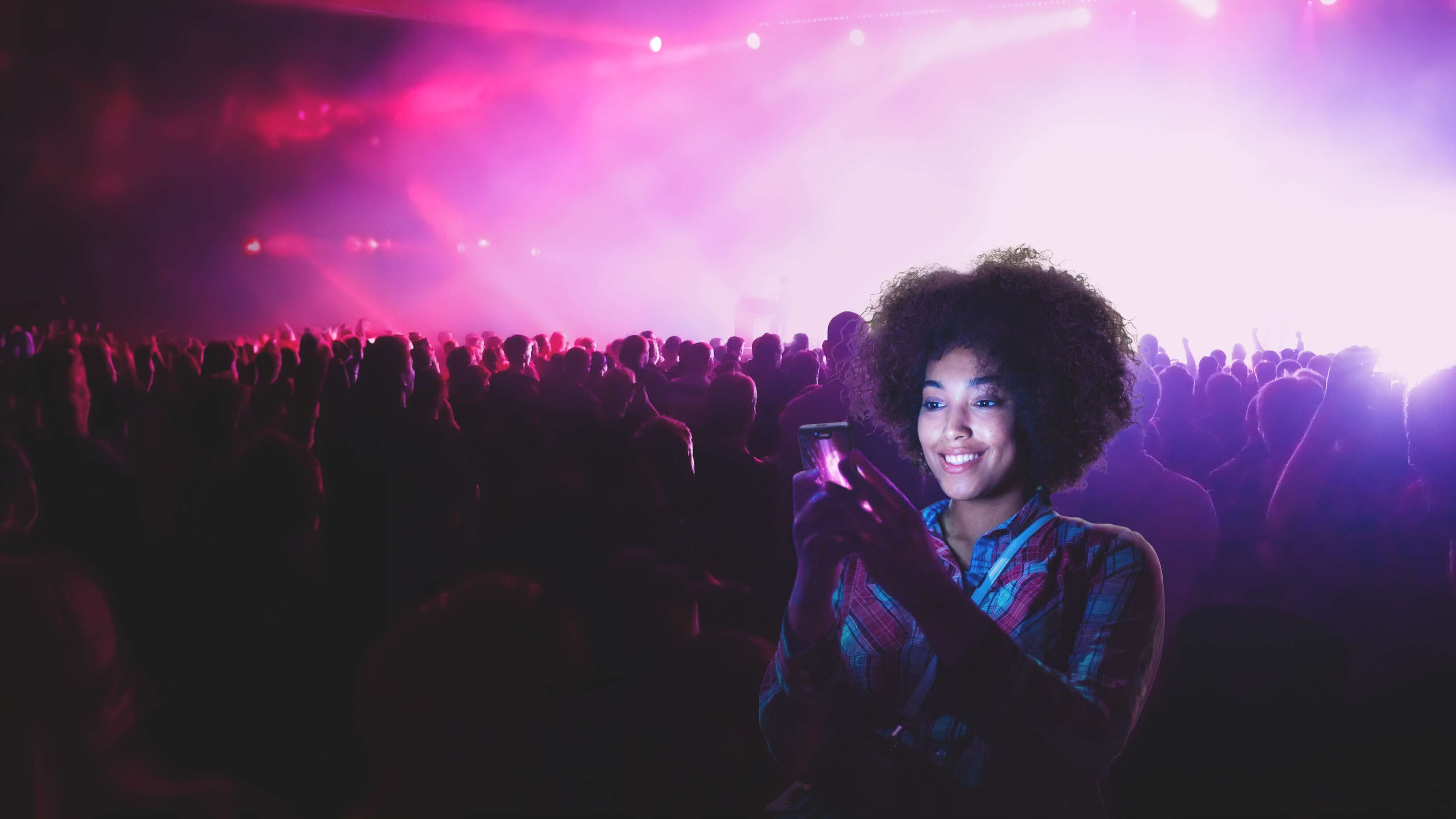 Happy smartphone users 