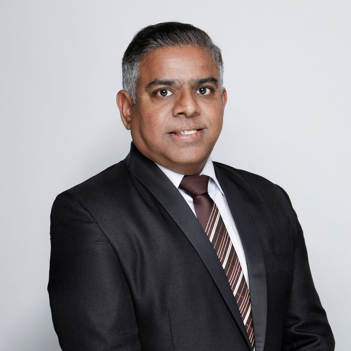 Prof Ir EUR Vinesh_APU