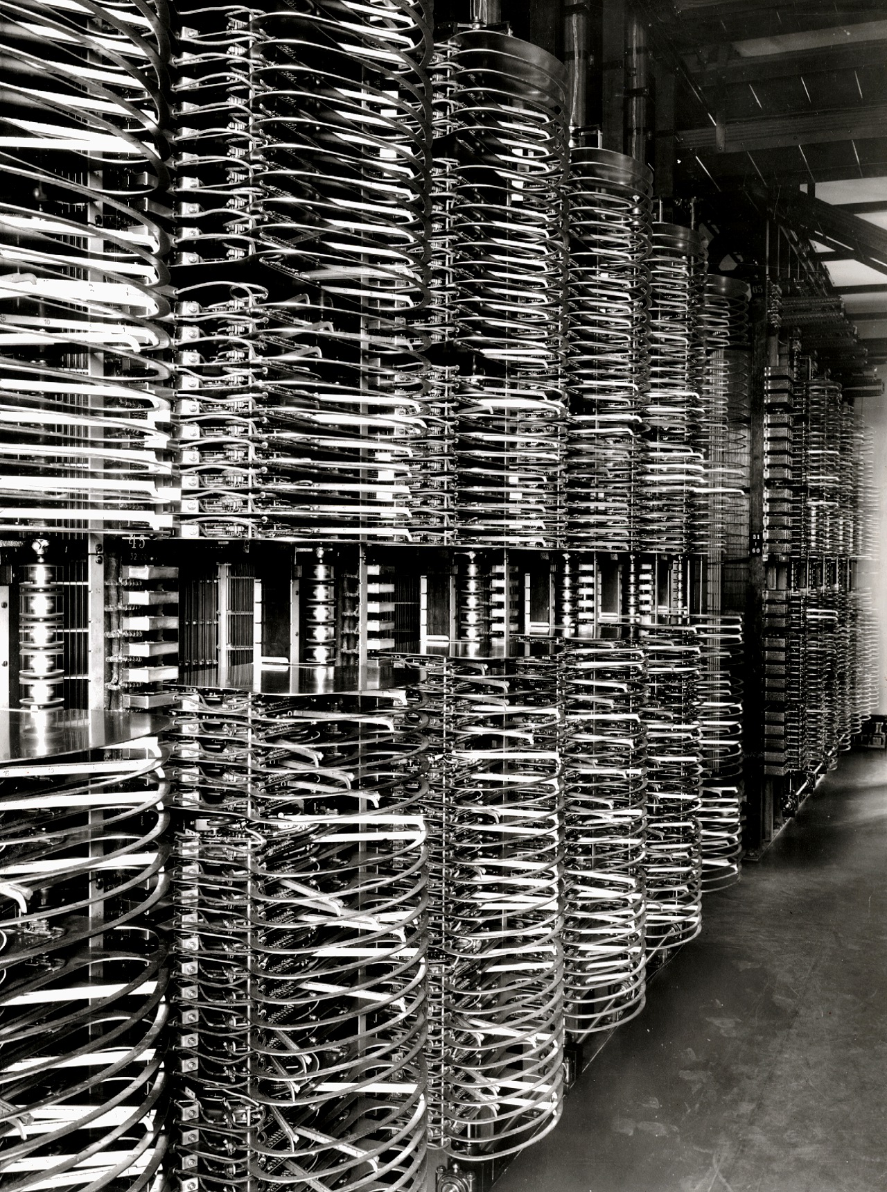 A 500-point group selector for automatic systems