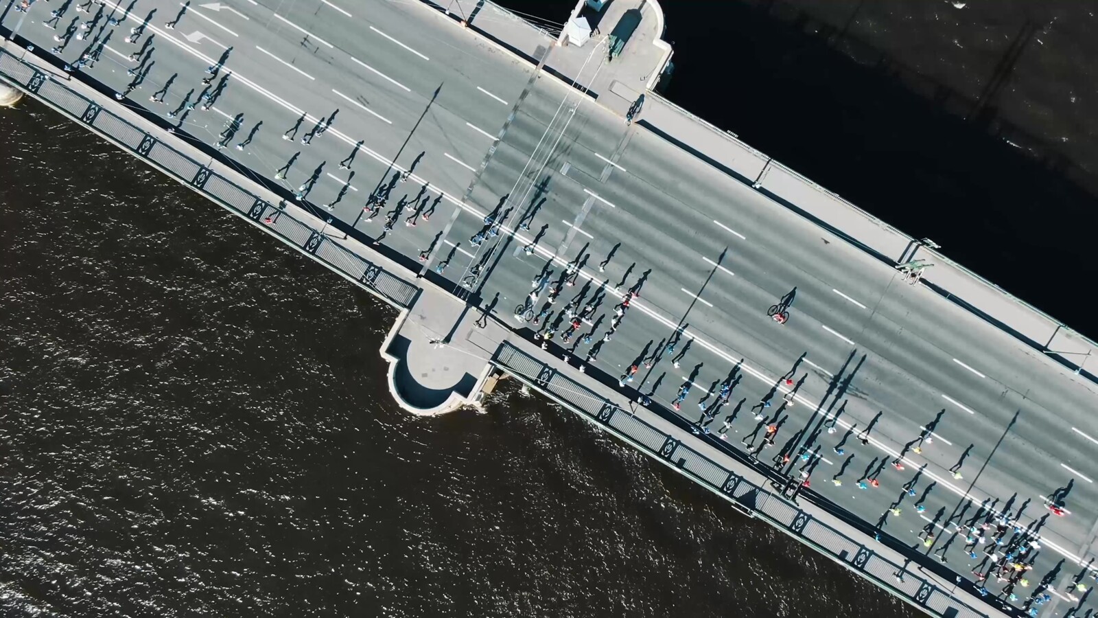 A bridge with many people