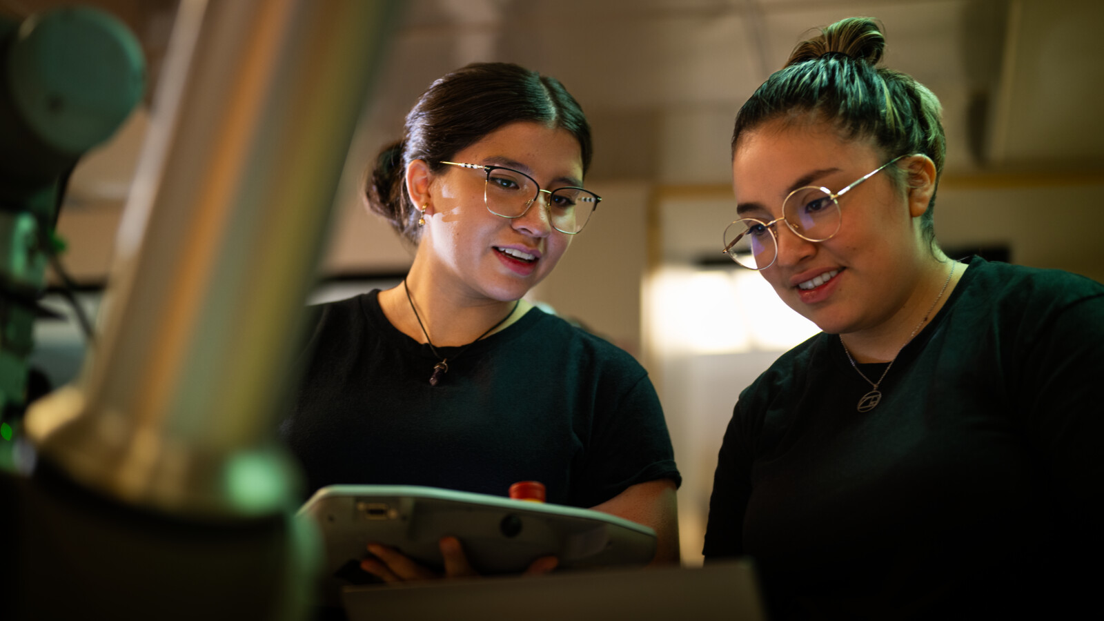 Students on computer 