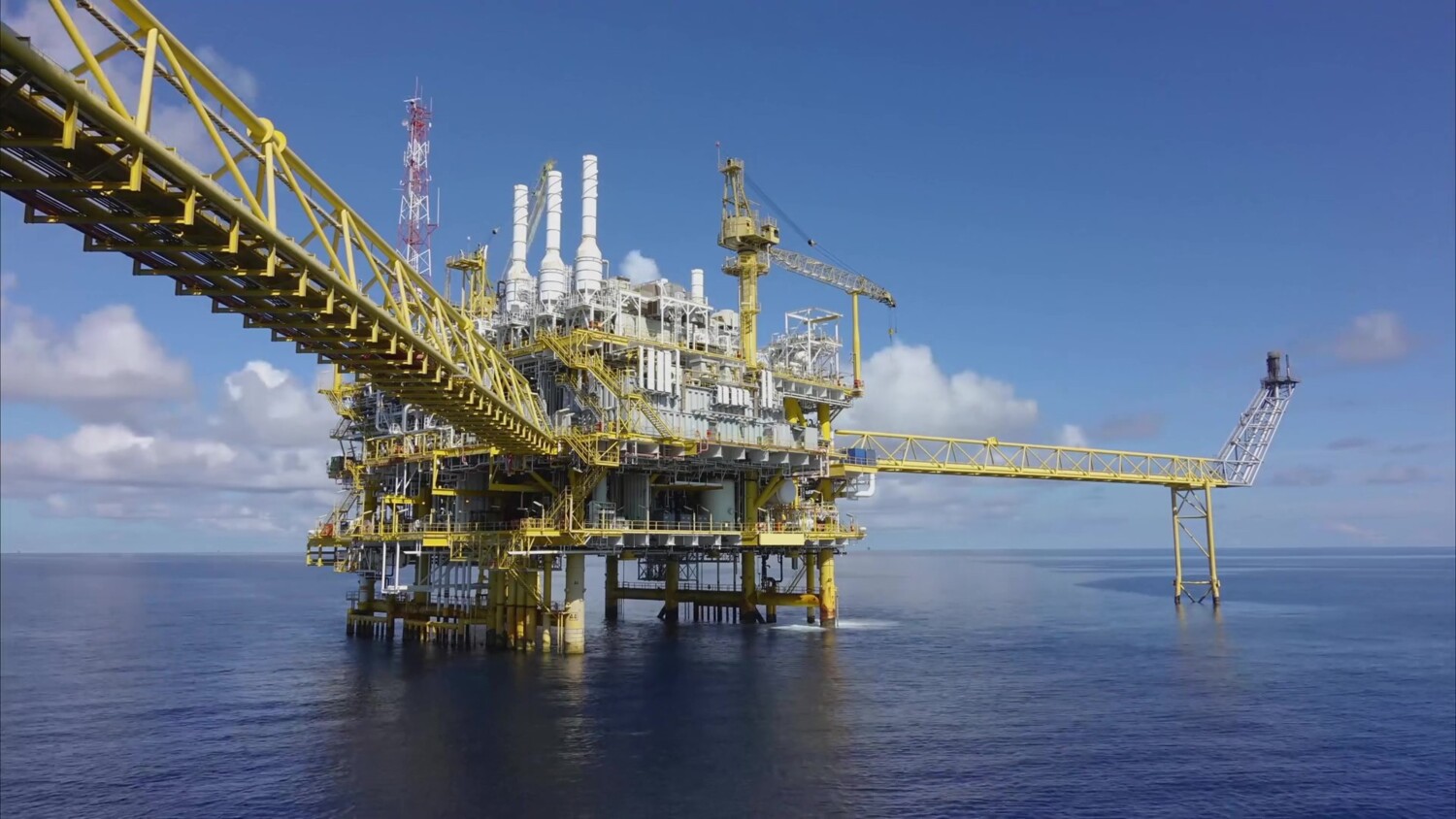 Video thumbnail - Oil rig