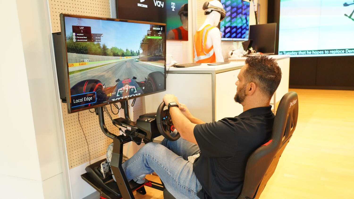 Elevating and interactive demonstrations 