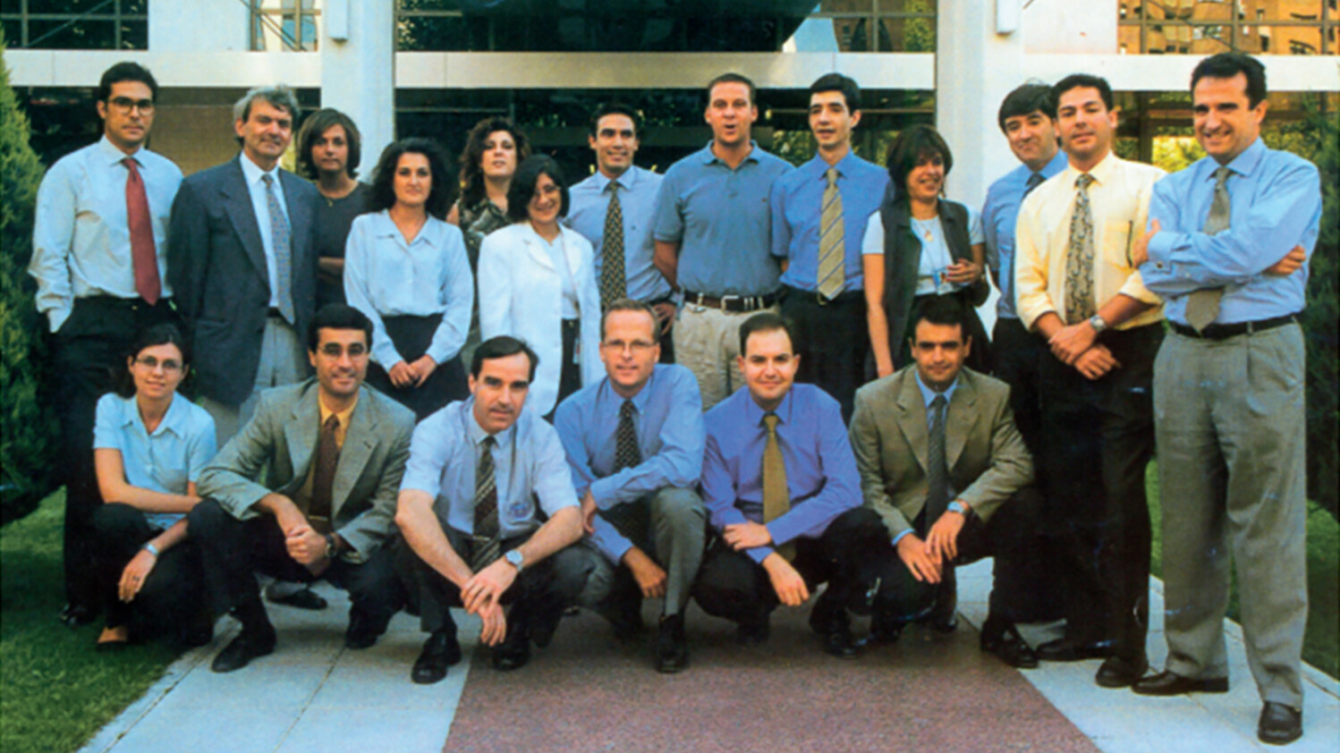 Equipos de trabajo para el lanzamiento del proyecto de Retevisión móvil.