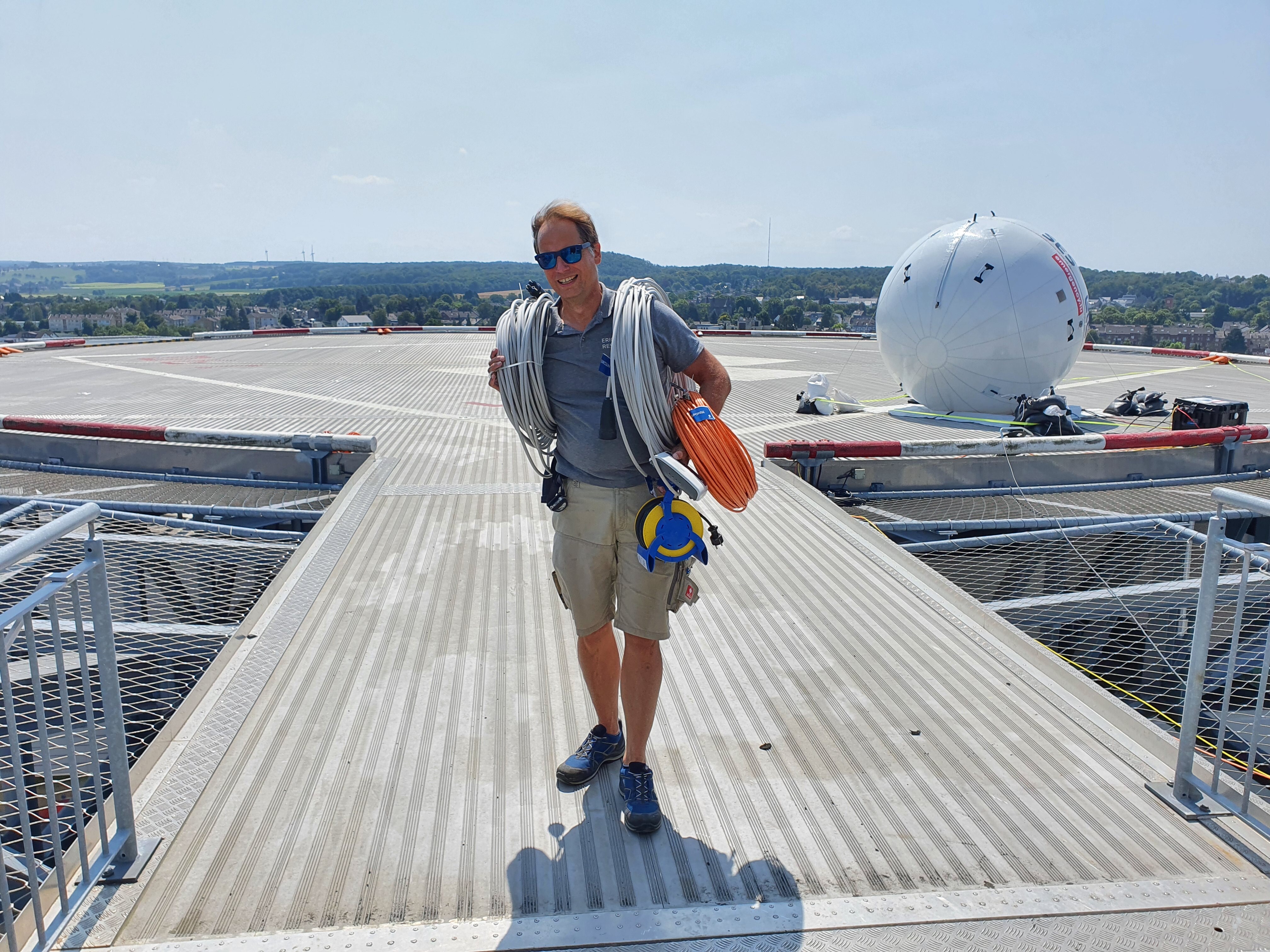 Lars Ruediger at St. Antonius Hospital Eschweiler setting up Emergency.lu’s inflatable satellite dish