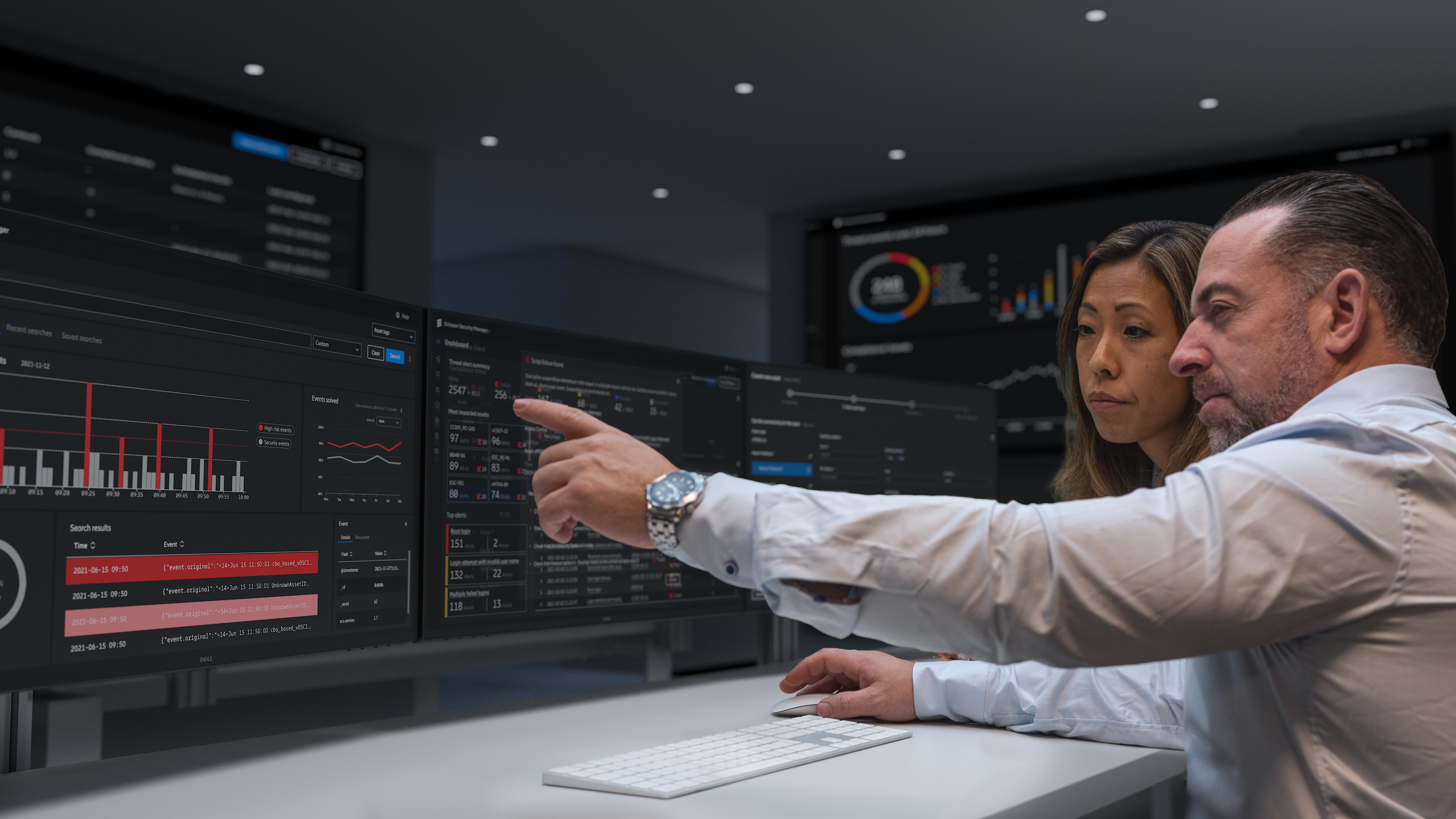 Evaluating the Security Posture of 5G Networks by Combining State Auditing and Event Monitoring