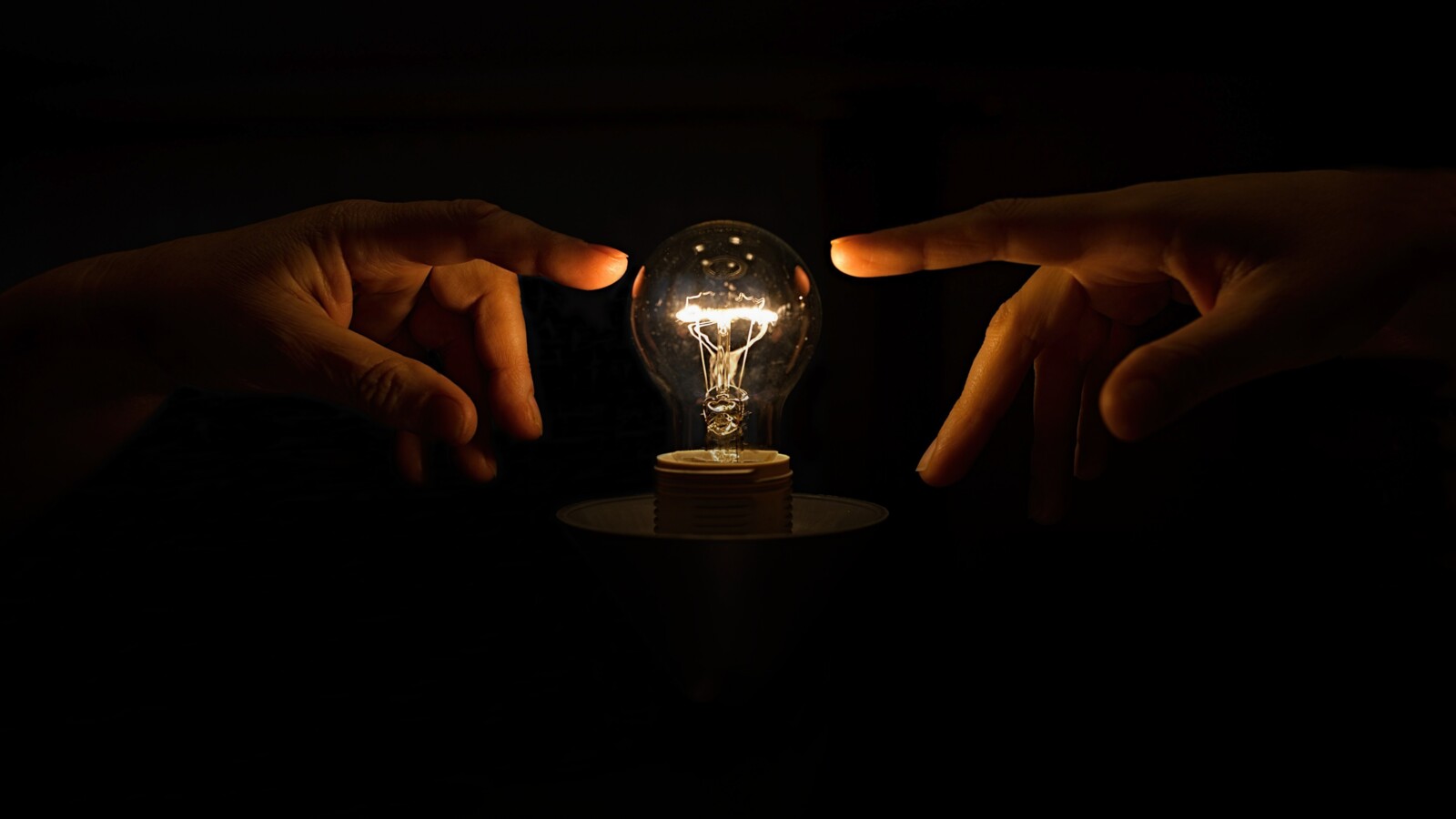 Survey on Threat Hunting in Enterprise Networks