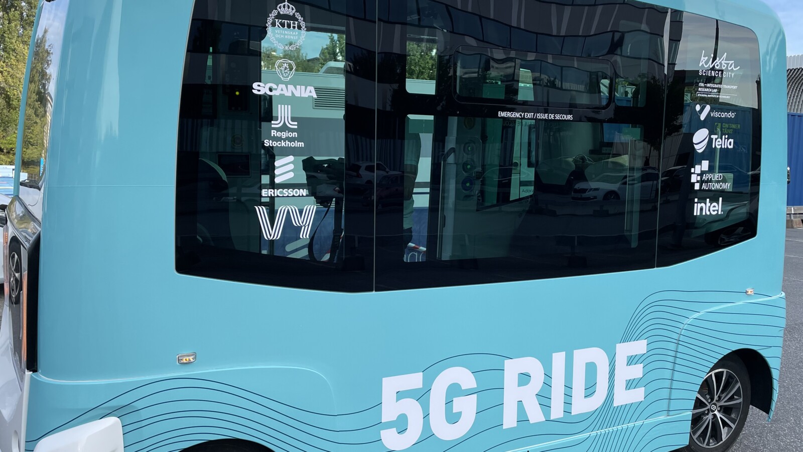 5G Ride driverless bus.