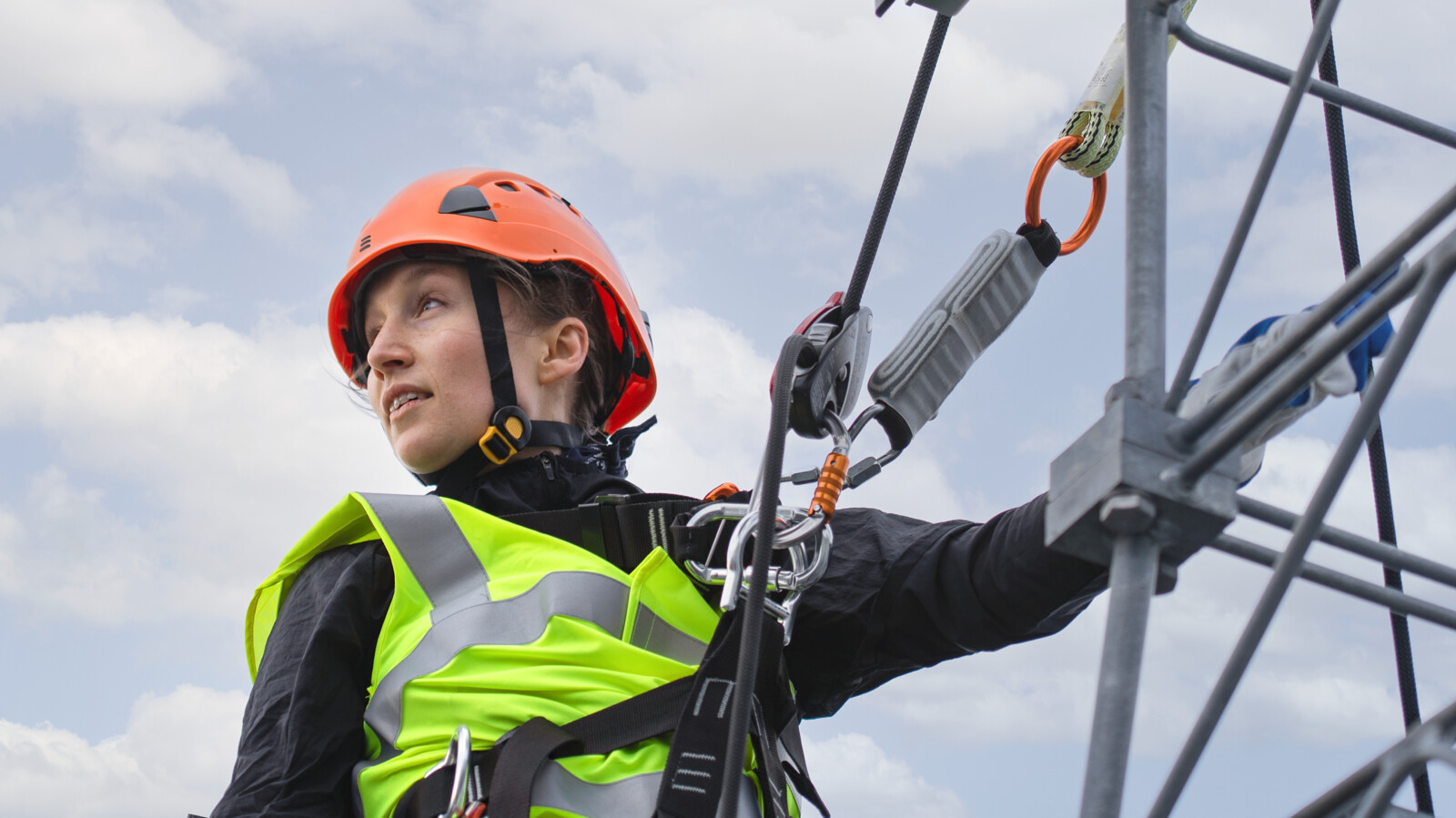 Ericsson engineer on an ERS tower.