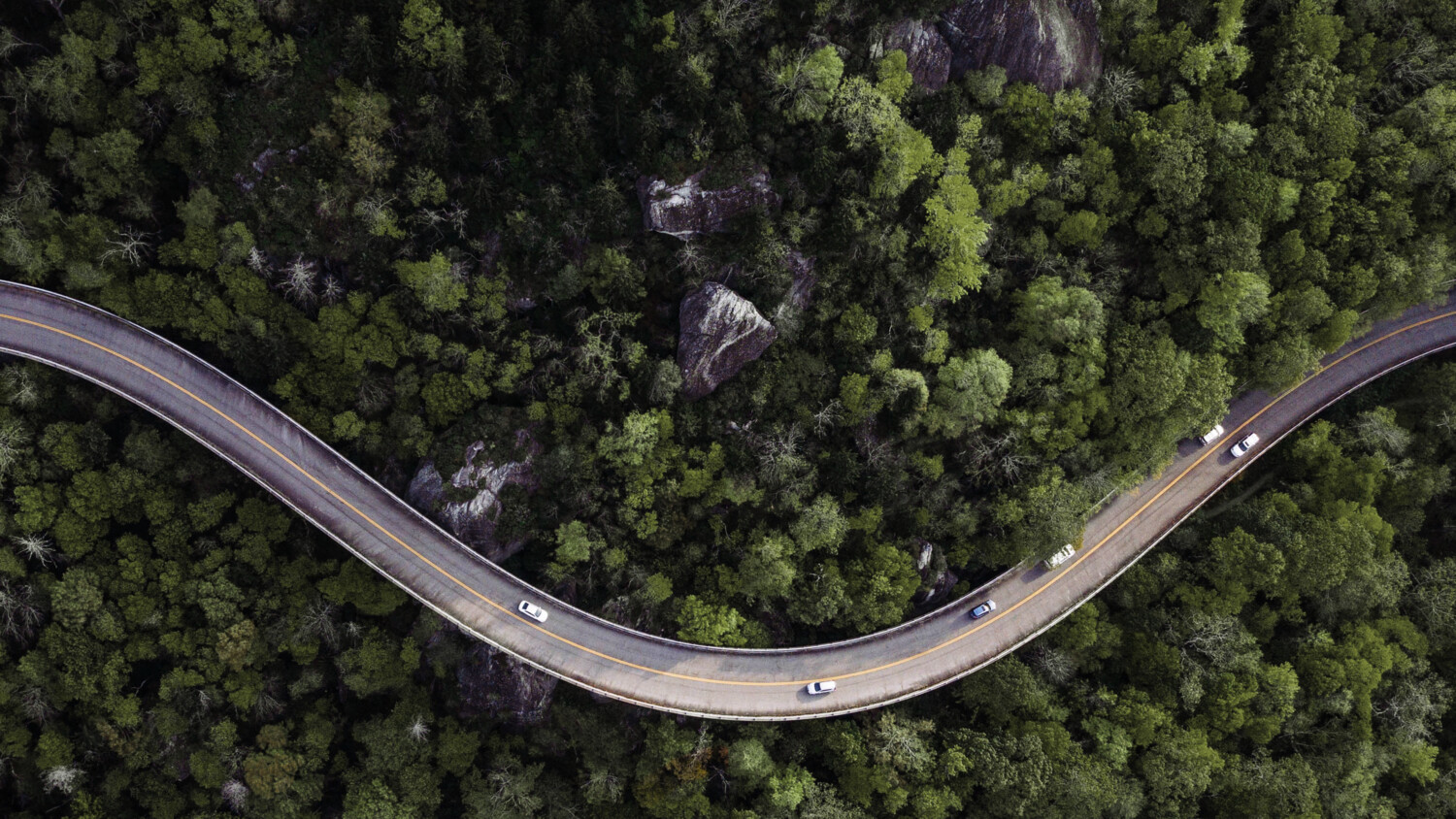 Smart city connected traffic cloud cars 5G IoT