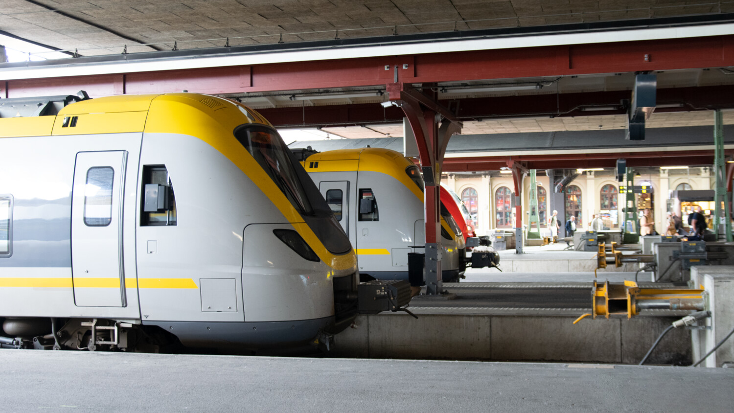 5G connectivity - Train station.