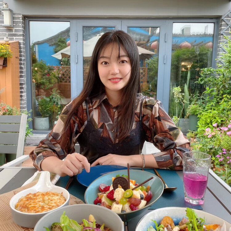 Xianya Li, 5G Elite Trainee.