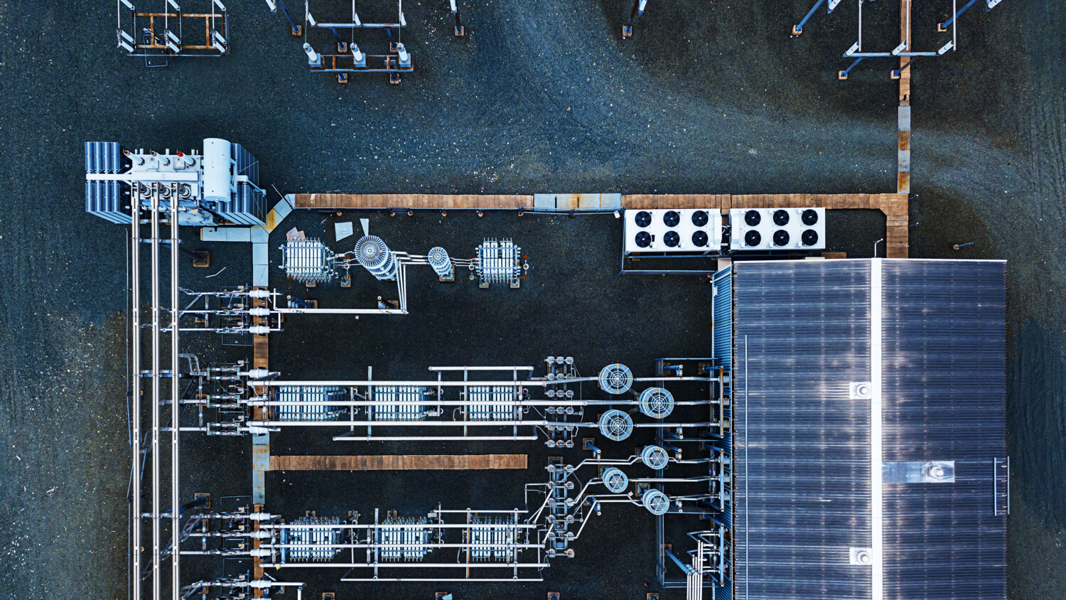 The Wireless Power Substation: Transformation through smart grids technology