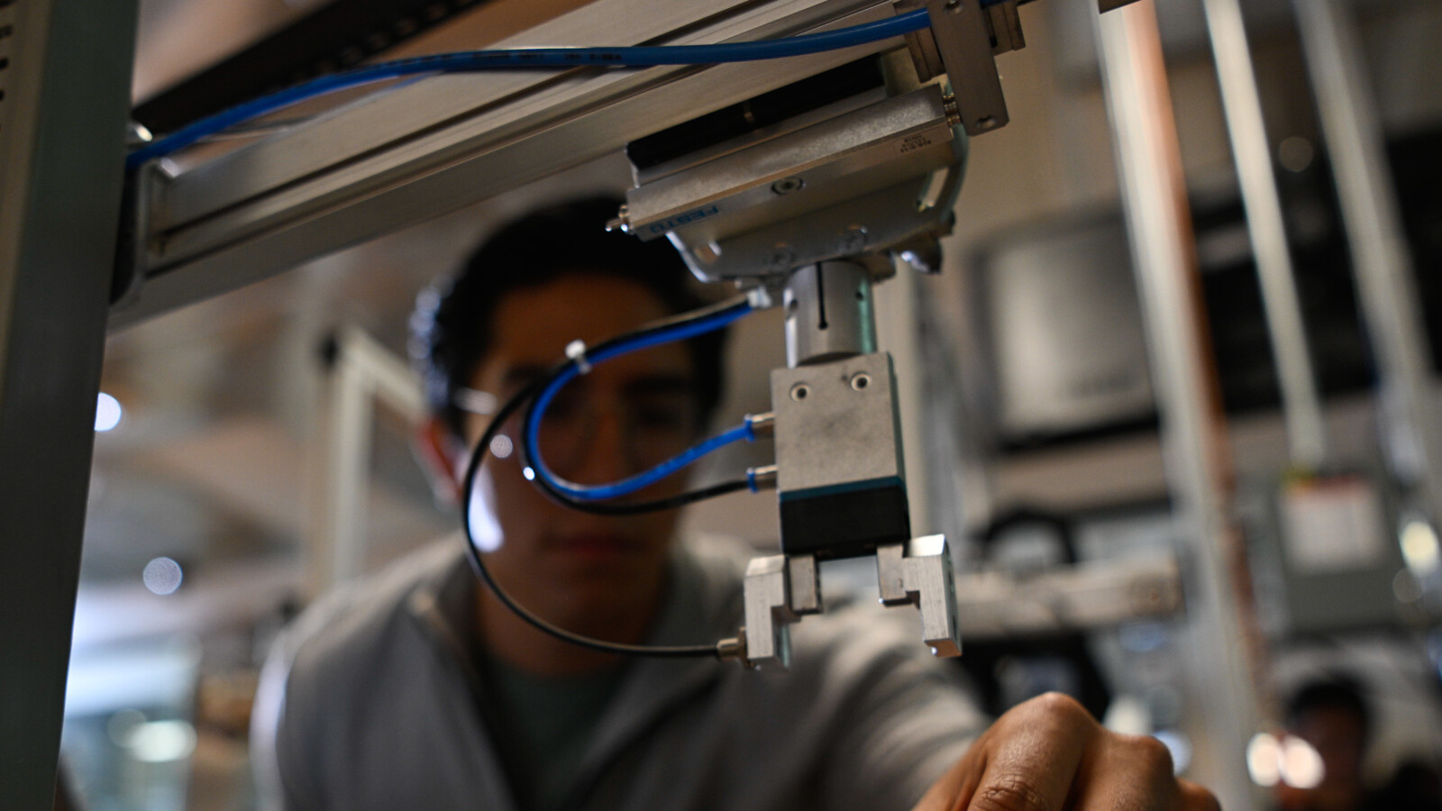 A man working in a lab.