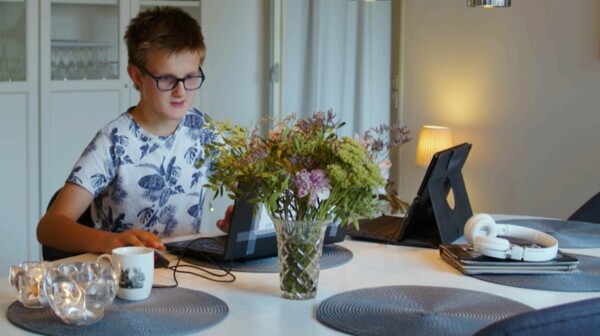 Rasmus Dalsten 5G robot Fable school distance learning in Denmark.