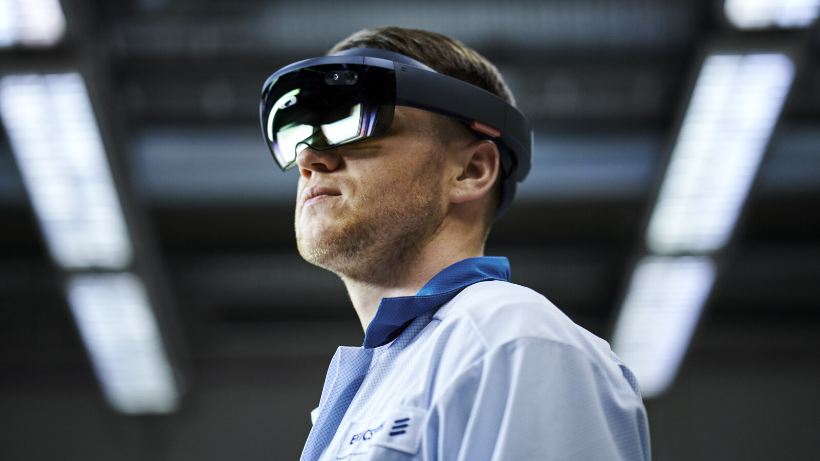 Man with VR glasses.