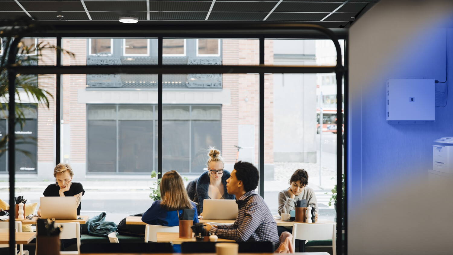 Closing the connectivity gap: indoor 5G for small-to-medium enterprise