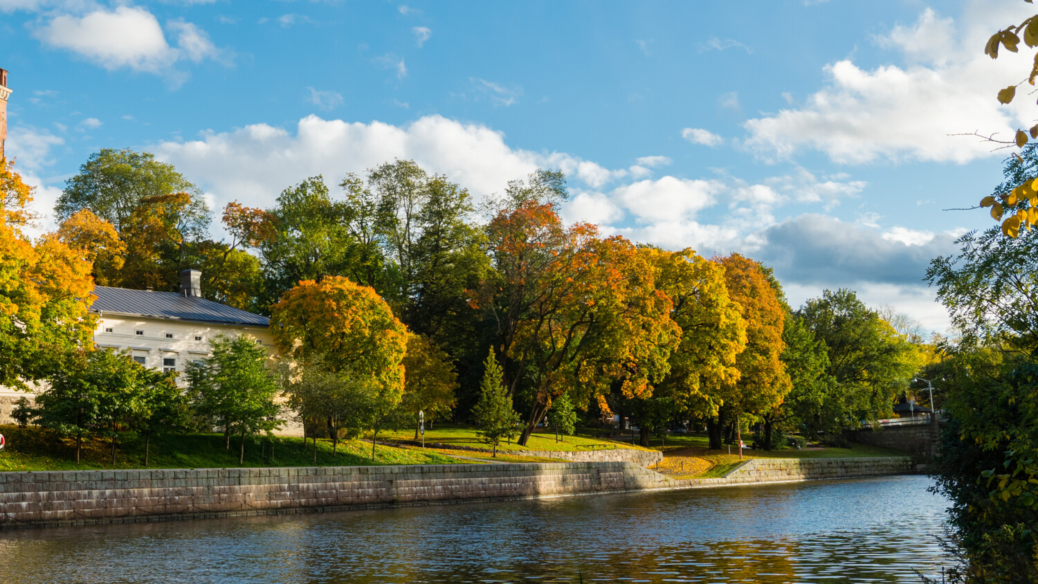 Elisa Finland improves performance and energy efficiency by modernizing with AIR3268