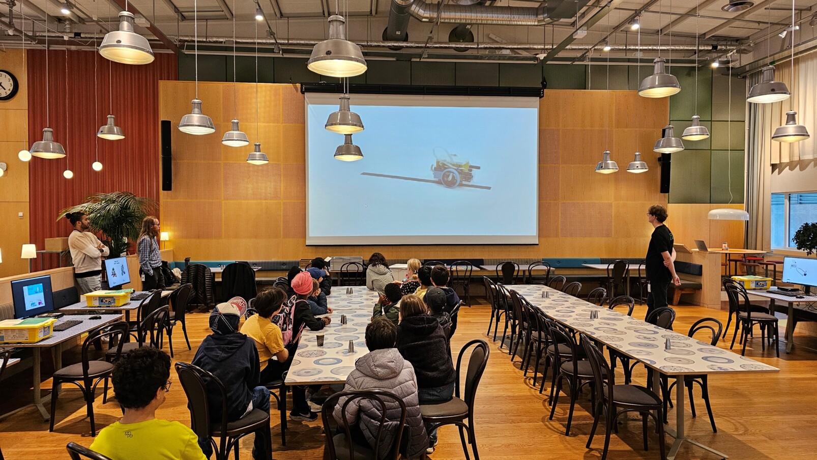 Granville supporting Kodcentrum’s LEGO Robotics course in Kista