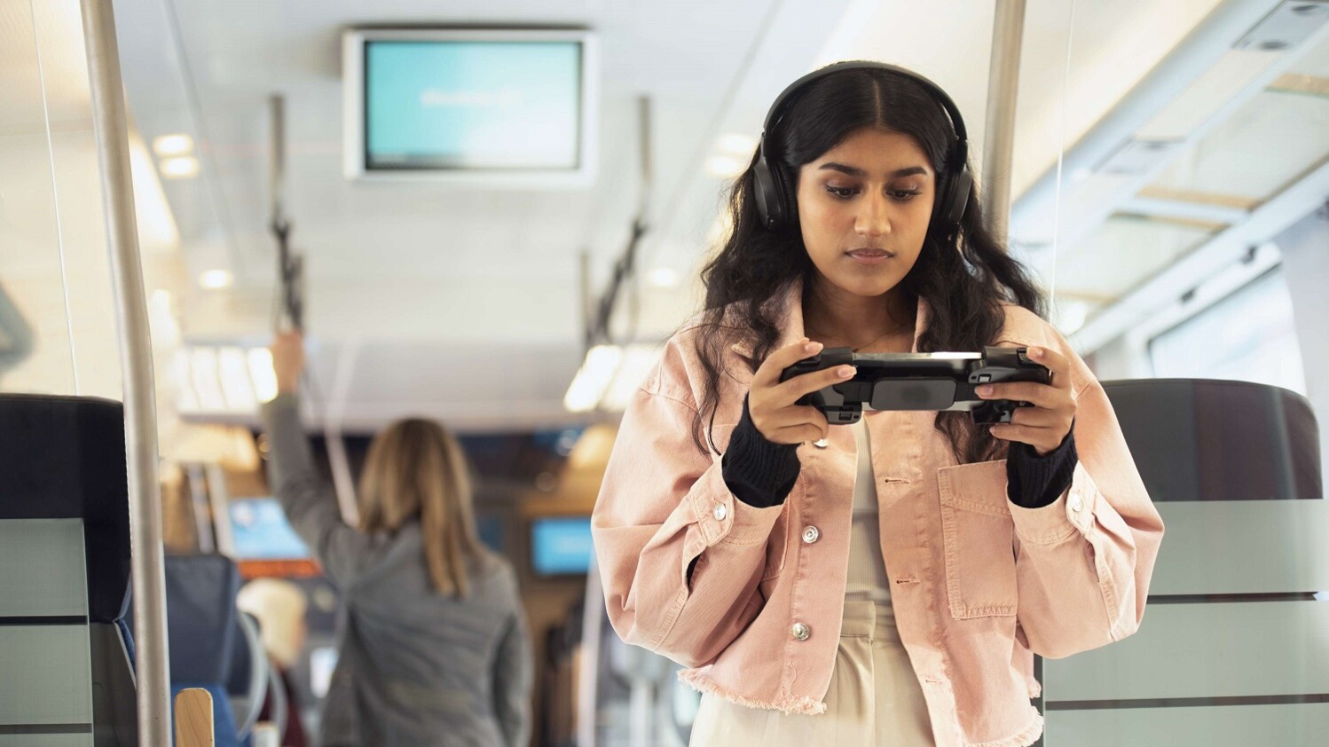 5G connectivity on train