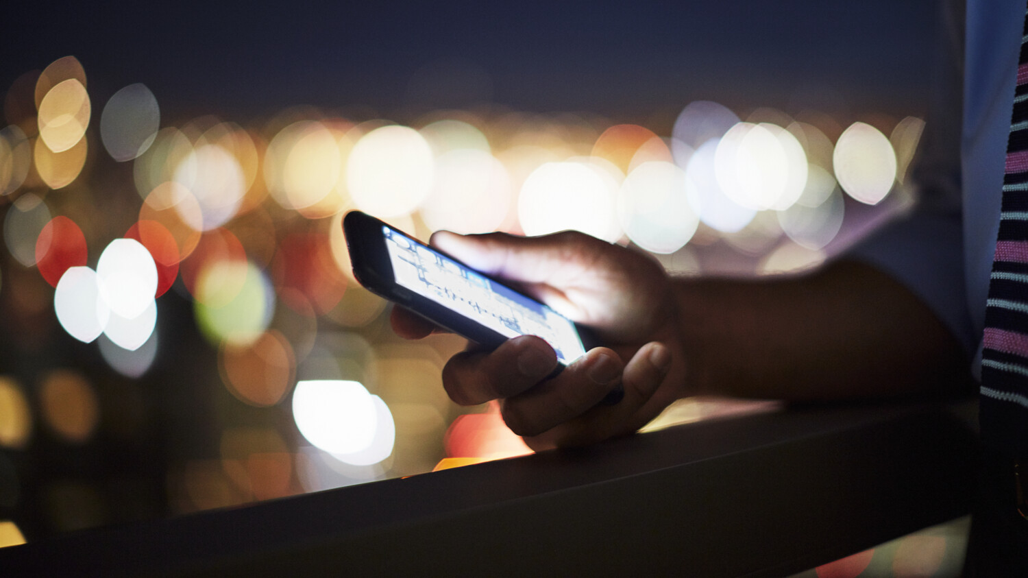 Man holding a phone.