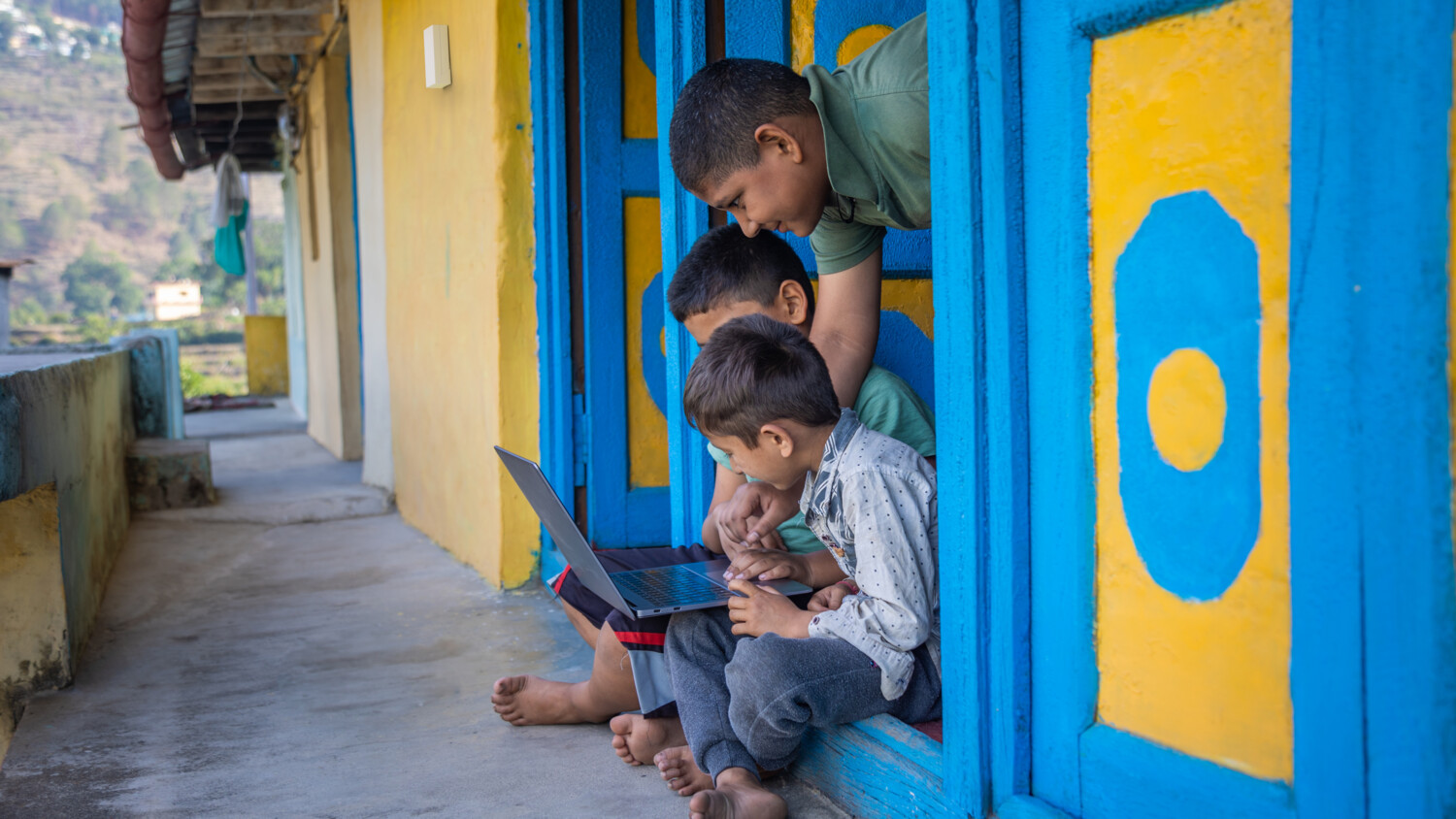 Explore the latest Fixed Wireless Access insights